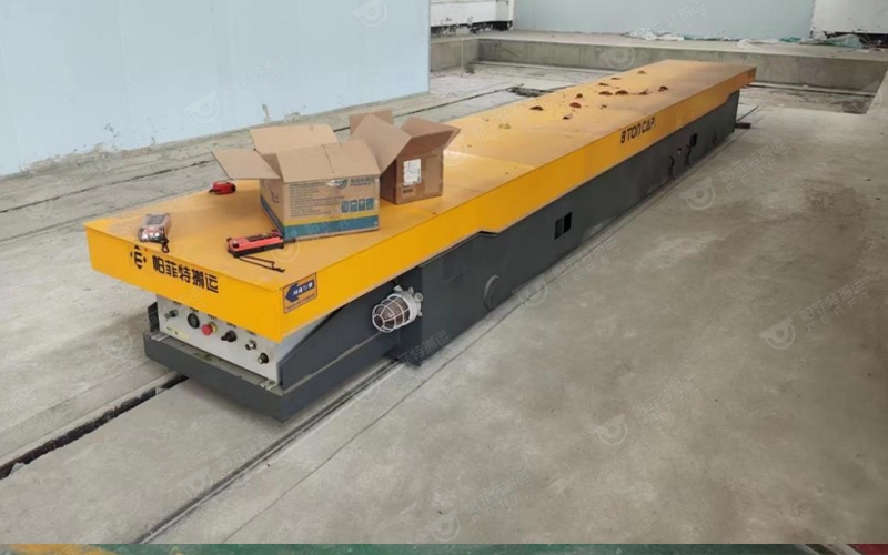 西安市广东30吨低压轨道平板车验货成功并发车